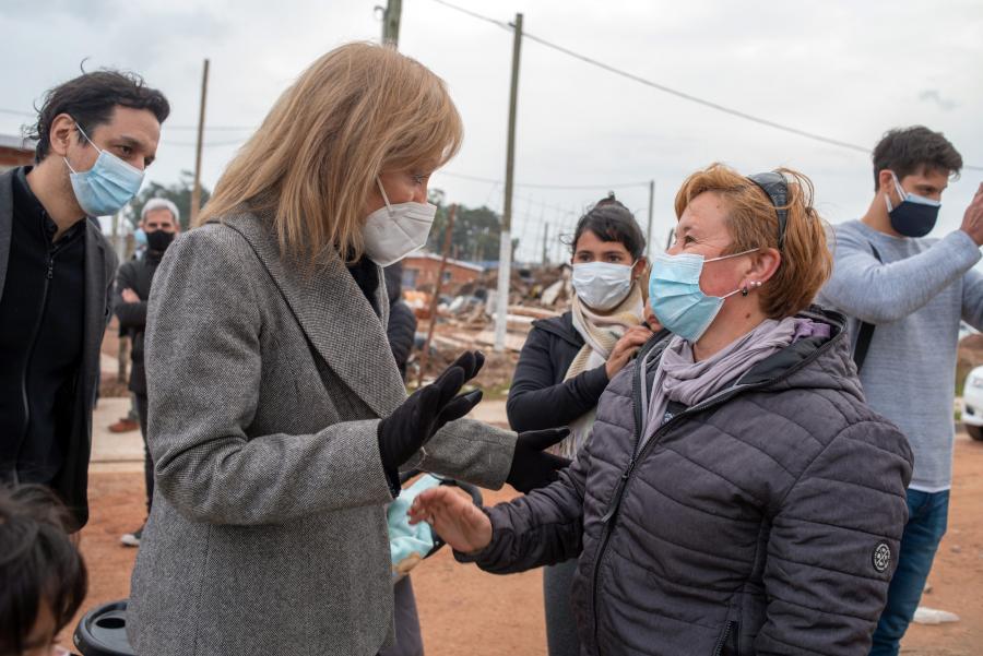 Entrega de viviendas en el barrio Cauceglia