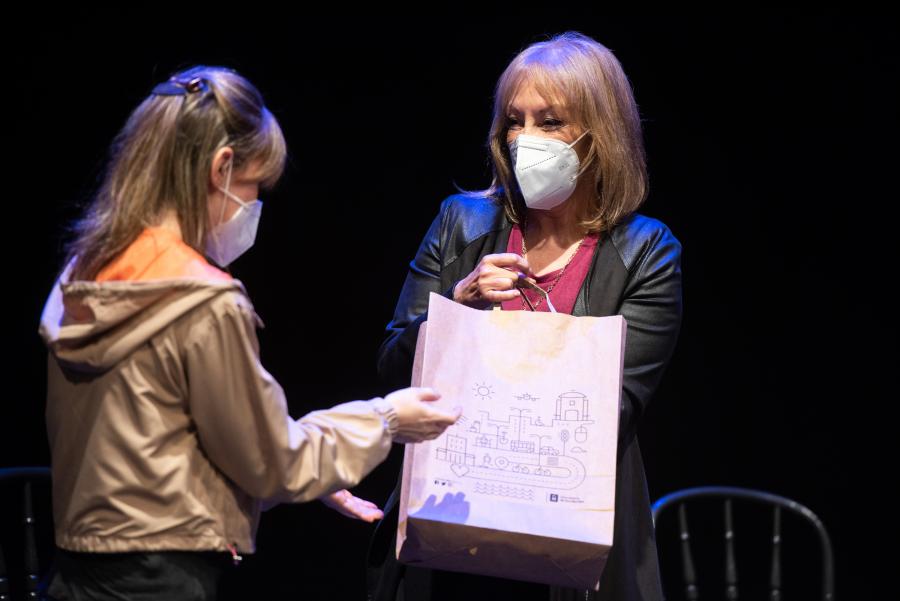 Anuncio de gira internacional de la Comedia Nacional