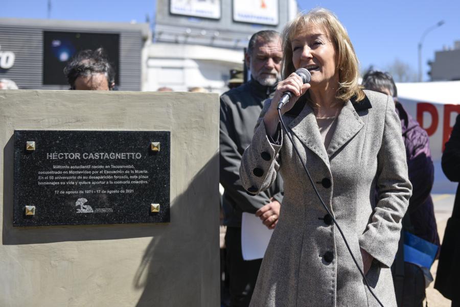 Placa en homenaje a Héctor Castagnetto