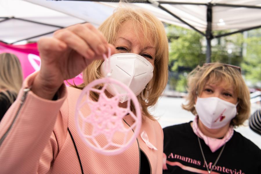 "Tejiendo Sororidad" en el marco del Día Mundial contra el Cáncer de Mama