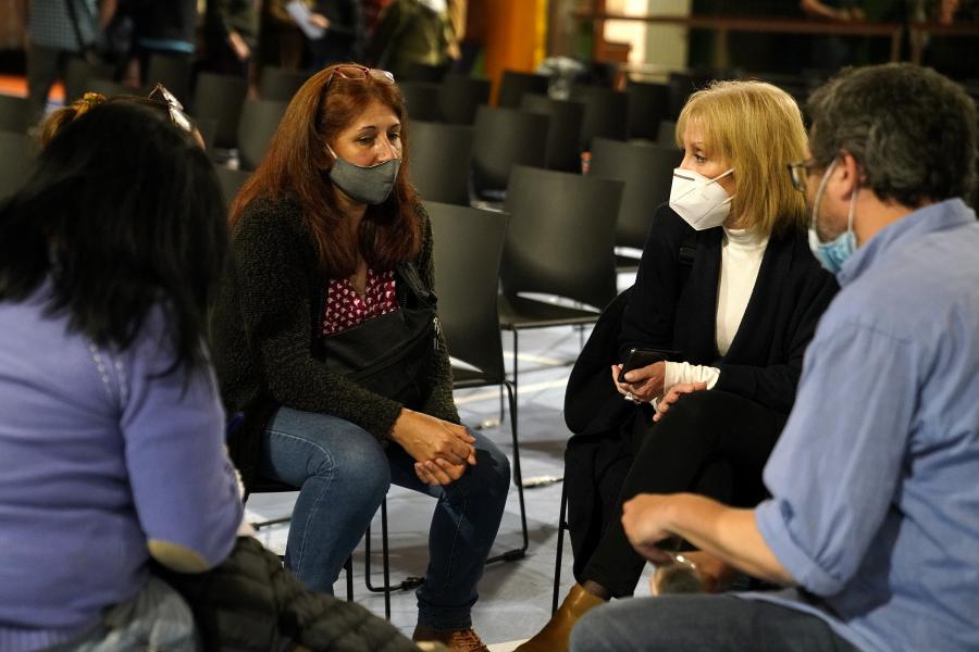  Charla en Municipio F sobre cambios en movilidad y policlinicas móviles