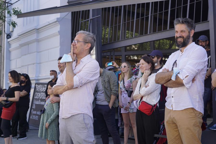  Actividad de la Banda Sinfónica de Montevideo en la vereda del Centro Cultural Florencio Sánchez 
