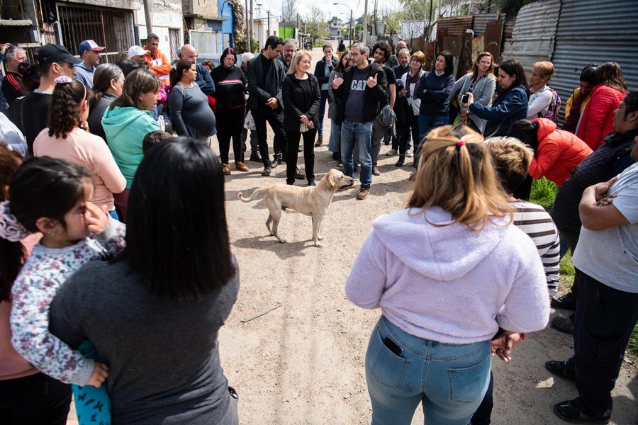 Recorrida por las obras de realojo del barrio La Chacarita