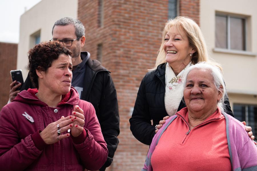 Recorrida por las obras de realojo del barrio La Chacarita