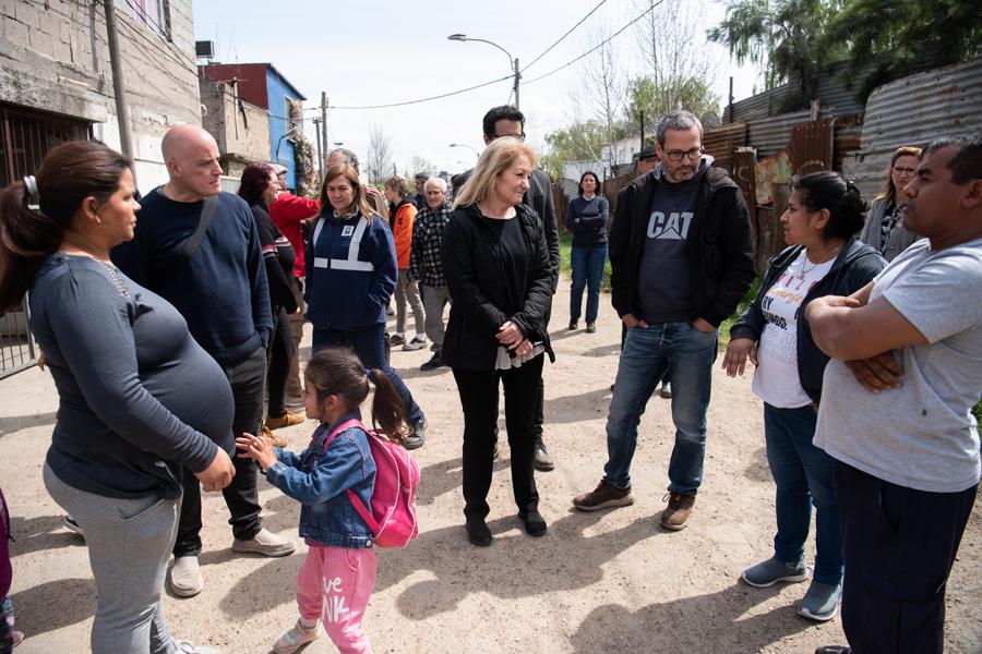 Recorrida por las obras de realojo del barrio La Chacarita