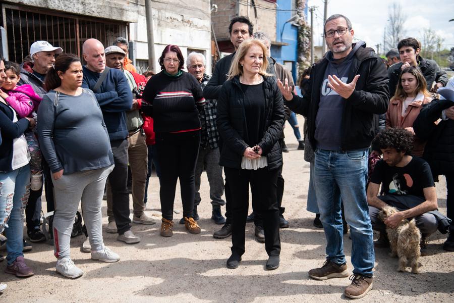 Recorrida por las obras de realojo del barrio La Chacarita