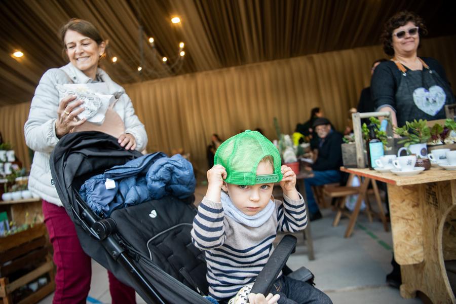 Recorrida por feria sustentable “Montevideo más Verde” en el parque Villa Dolores