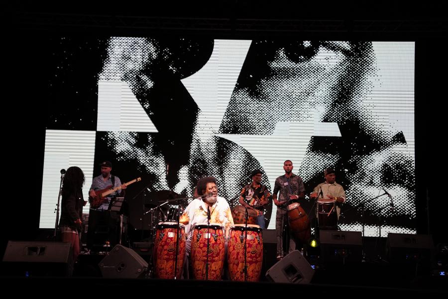 Concierto de Ruben Rada en el Teatro de Verano en el marco de la XXVII Cumbre de Mercociudades en Montevideo