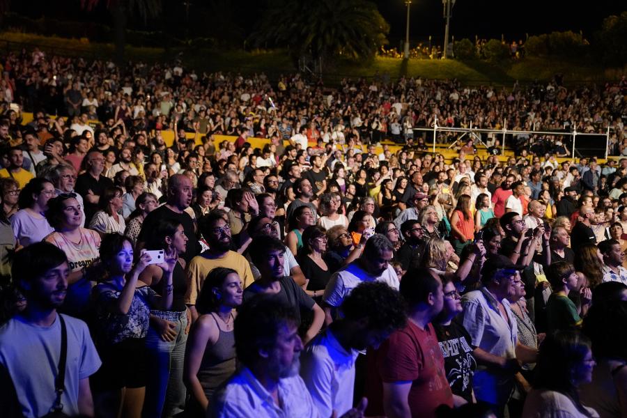 Concierto de Ruben Rada en el Teatro de Verano en el marco de la XXVII Cumbre de Mercociudades en Montevideo