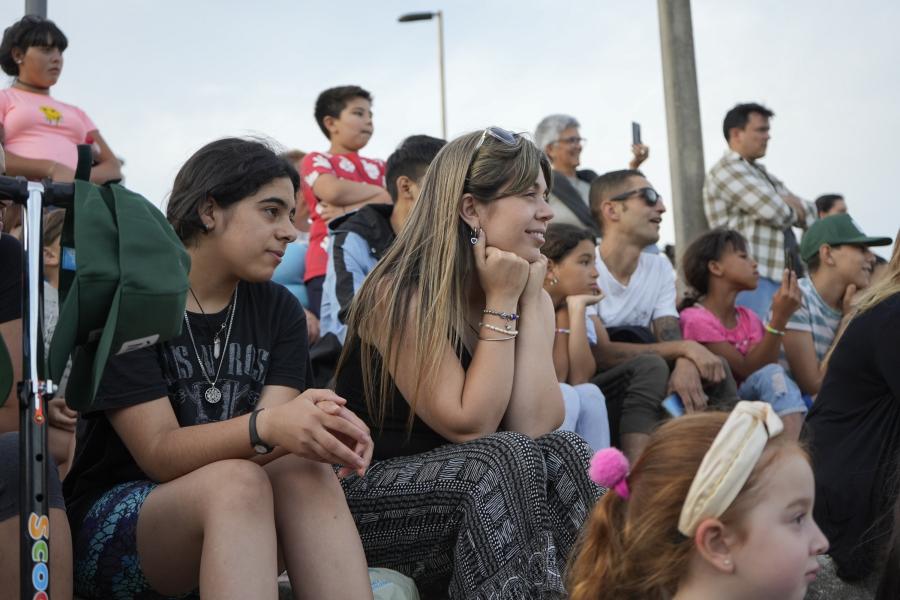 Función de Montevideo de las Artes en la plaza Transatlántico