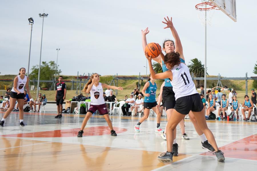 Partido Torneo Jr. NBA en el parque Idea Vilariño