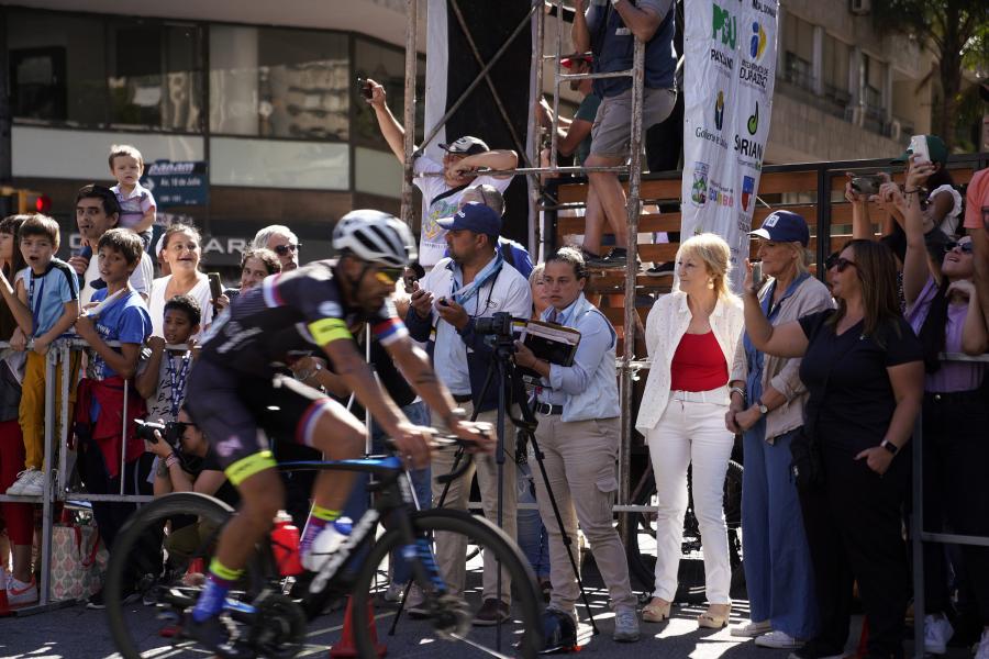Llegada de la 78a Vuelta Ciclista del Uruguay