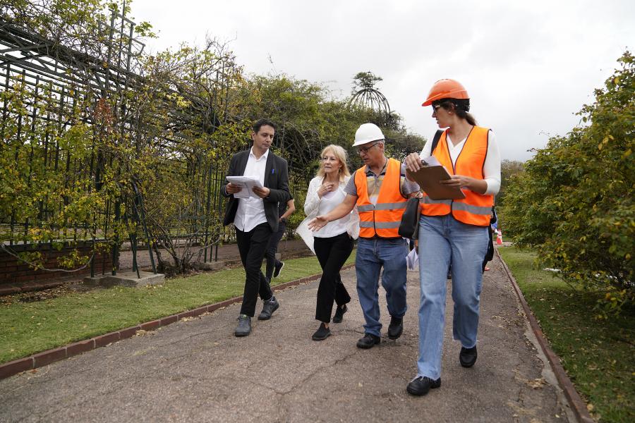 Recorrida por obras del programa «Montevideo se ilumina» en el Prado