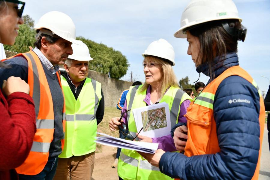 Recorrida por obra Sarandí en el marco del programa de Saneamiento Urbano