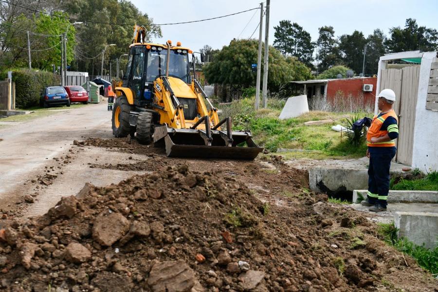 Recorrida por obra Sarandí en el marco del programa de Saneamiento Urbano
