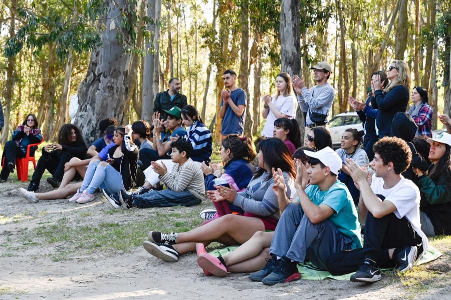 Encuentro en Punta Espinillo de Jóvenes y Adolescentes con Vos/z