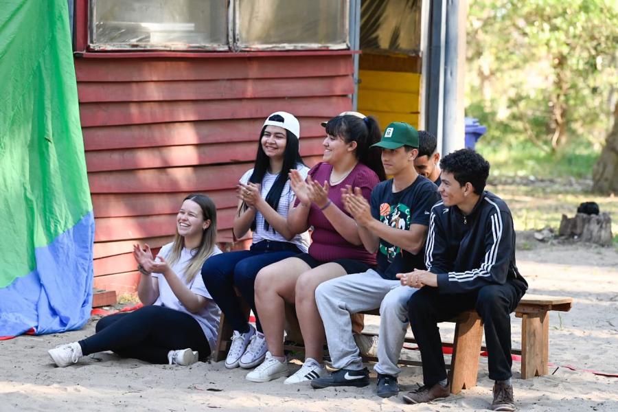Encuentro en Punta Espinillo de Jóvenes y Adolescentes con Vos/z