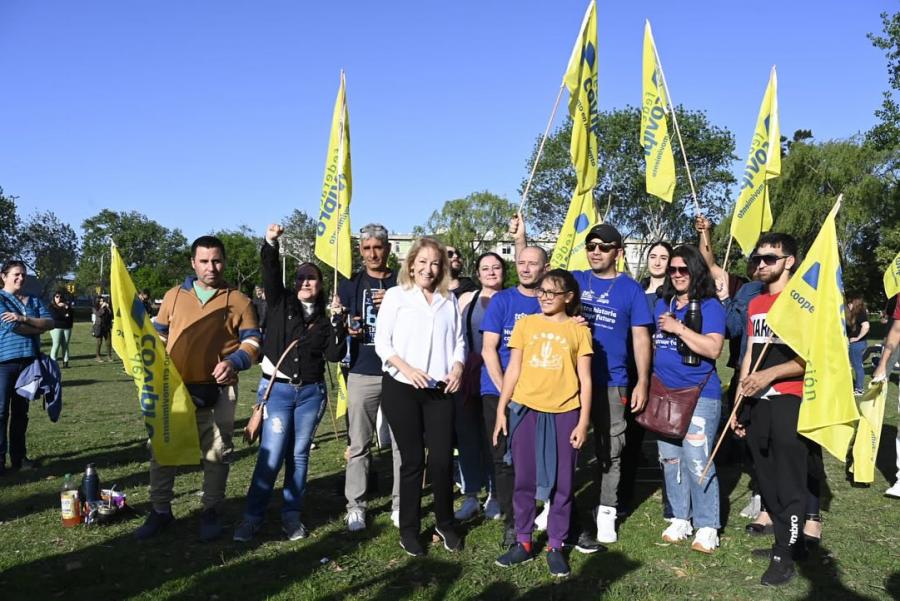 Entrega de terrenos a cooperativas en barrio de la innovación