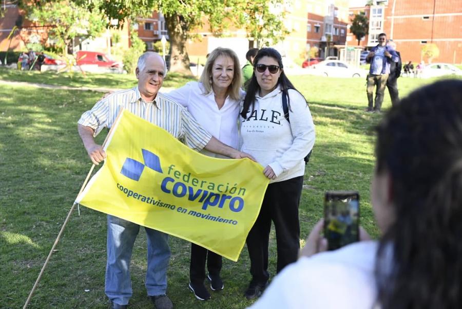 Entrega de terrenos a cooperativas en barrio de la innovación