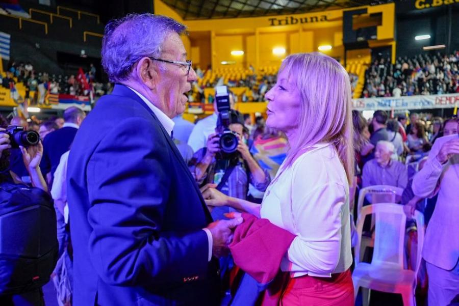 Congresodel frente amplio homenaje a Tabaré 