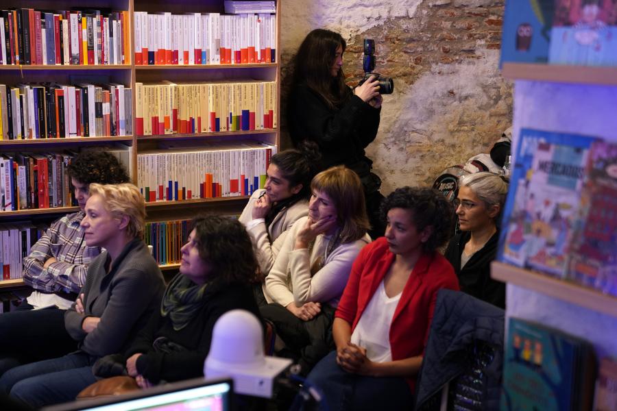 Militantas- Mujeres políticas y políticas mujeres.