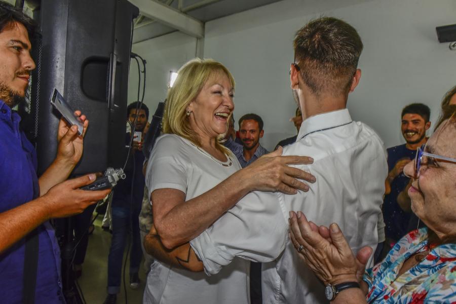 Lanzamiento junto a sectores