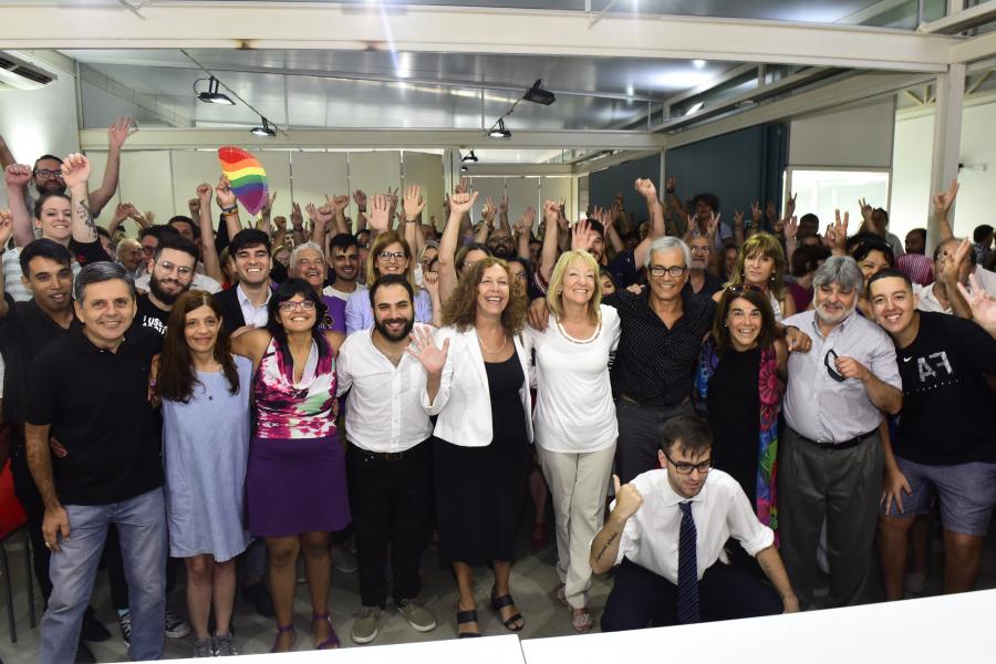 Lanzamiento junto a sectores