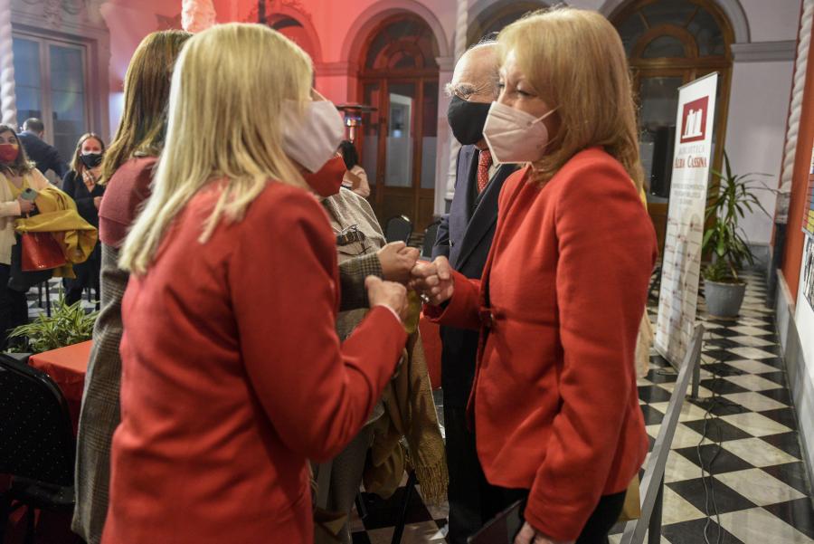 Homenaje a Adela Reta 